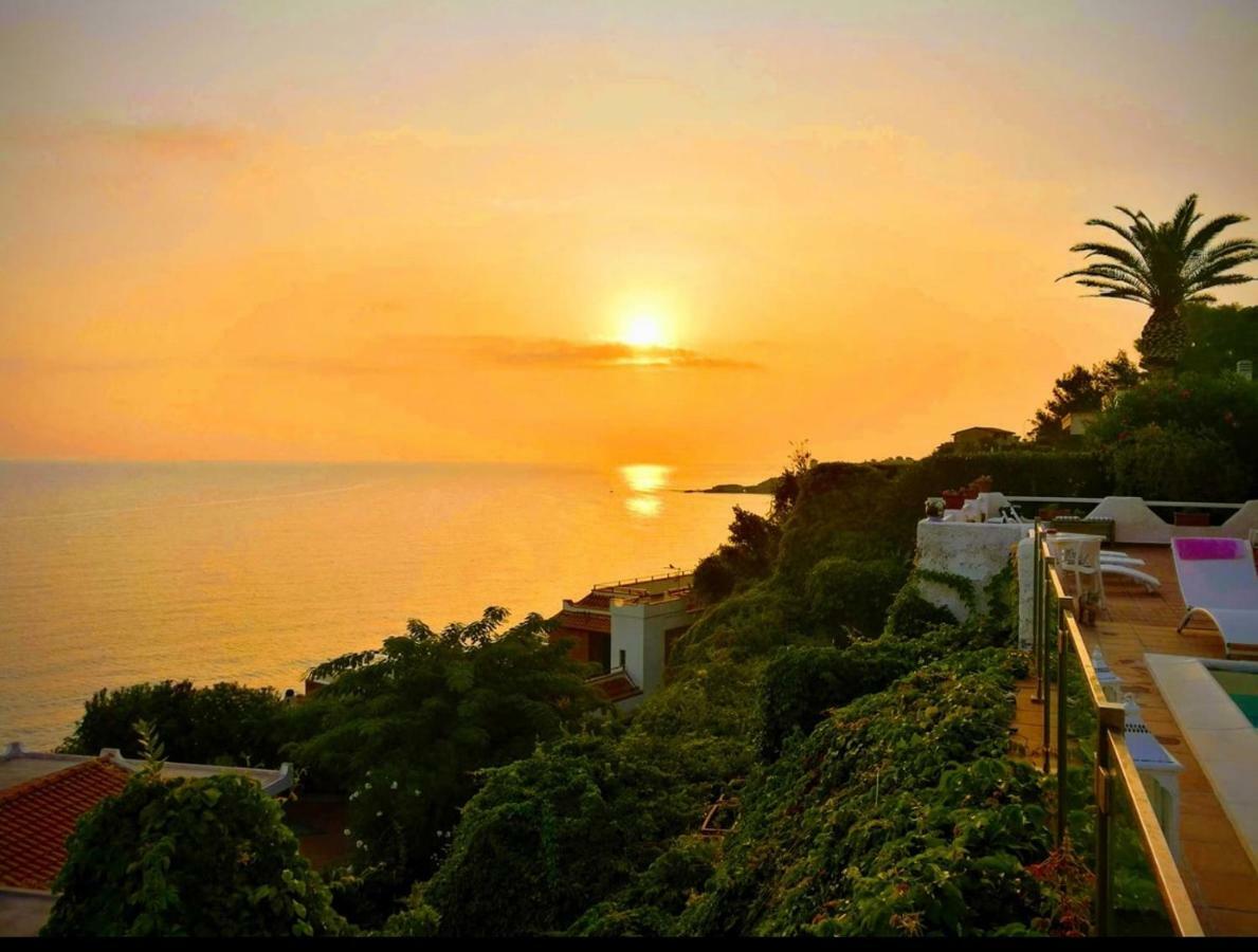 Villa Anna อันโญเน บันญี ภายนอก รูปภาพ